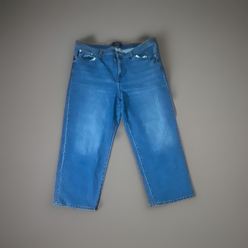 Banana republic factory - banana,